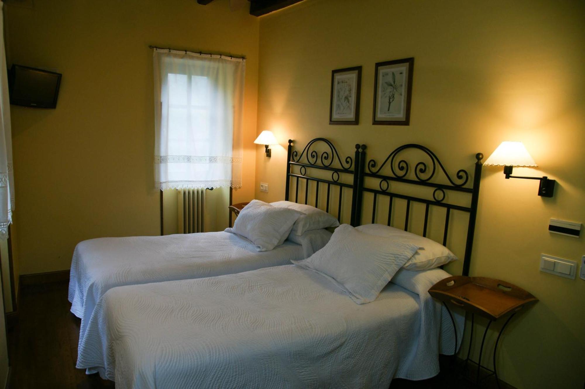 Hotel Rural Irigoienea Urdax Pokoj fotografie